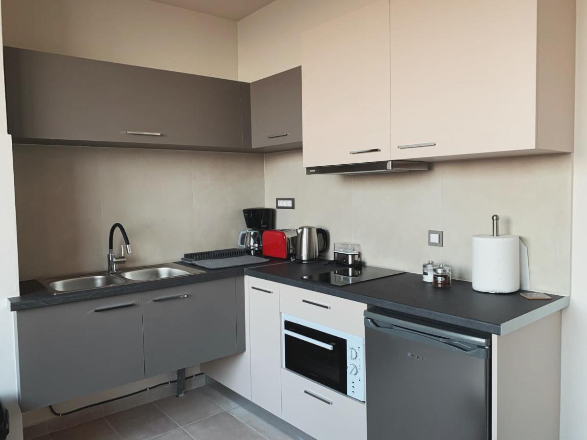 King Crimson Luxury Apartments Marathokefala Экстерьер фото